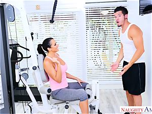 Reagan Foxx finds a massive dick to rail in the gym
